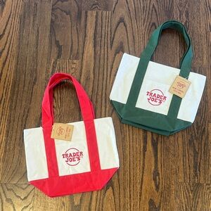 NWT Set of 2 Canvas Tote Bags